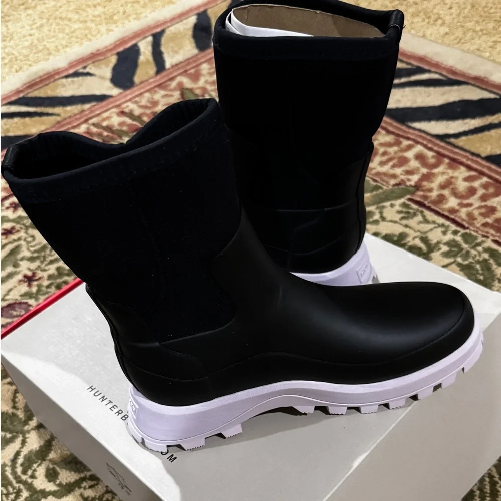 NWT Hunter lug sole rain Boots - Picture 2 of 5